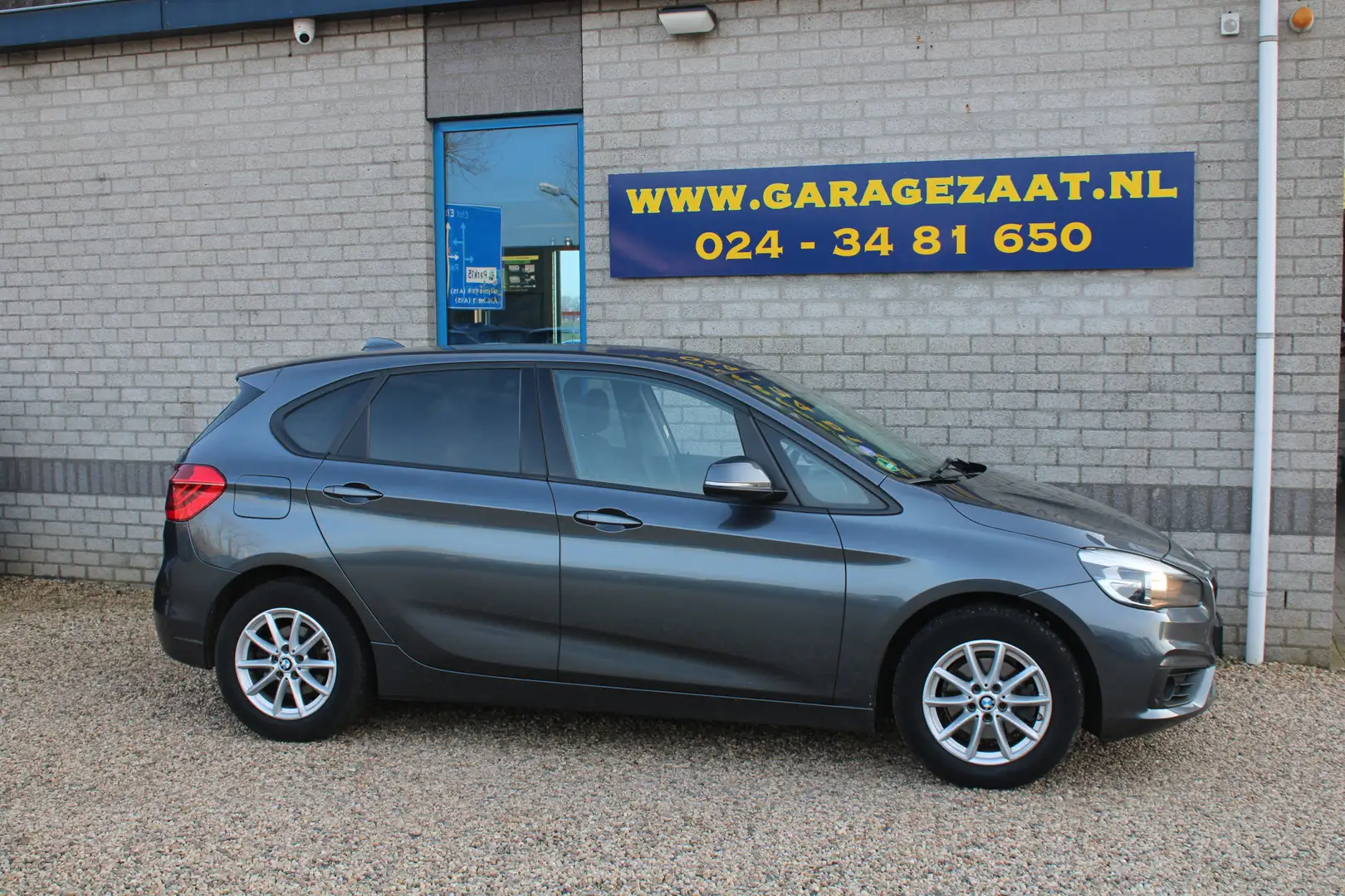 BMW 218 2-serie Active Tourer 218i Executive Clima Navi Tr Grijs - 2