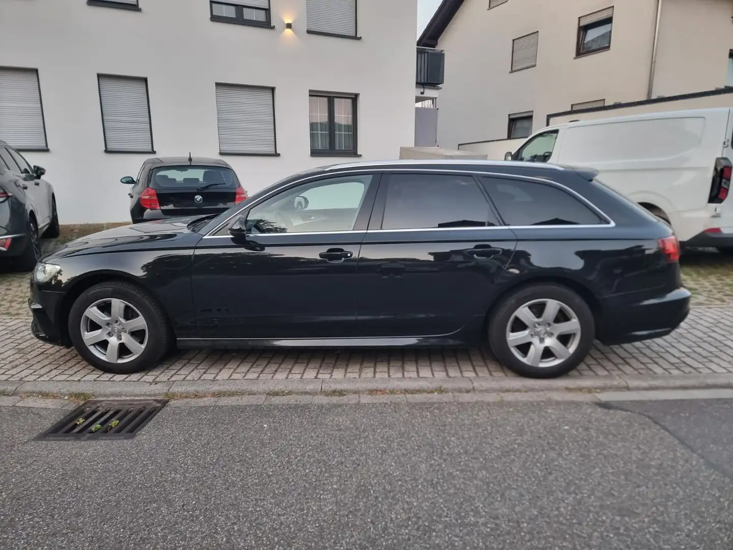 Audi A6 Avant Diesel 2.0 TDI ultra S tronic Schwarz - 2