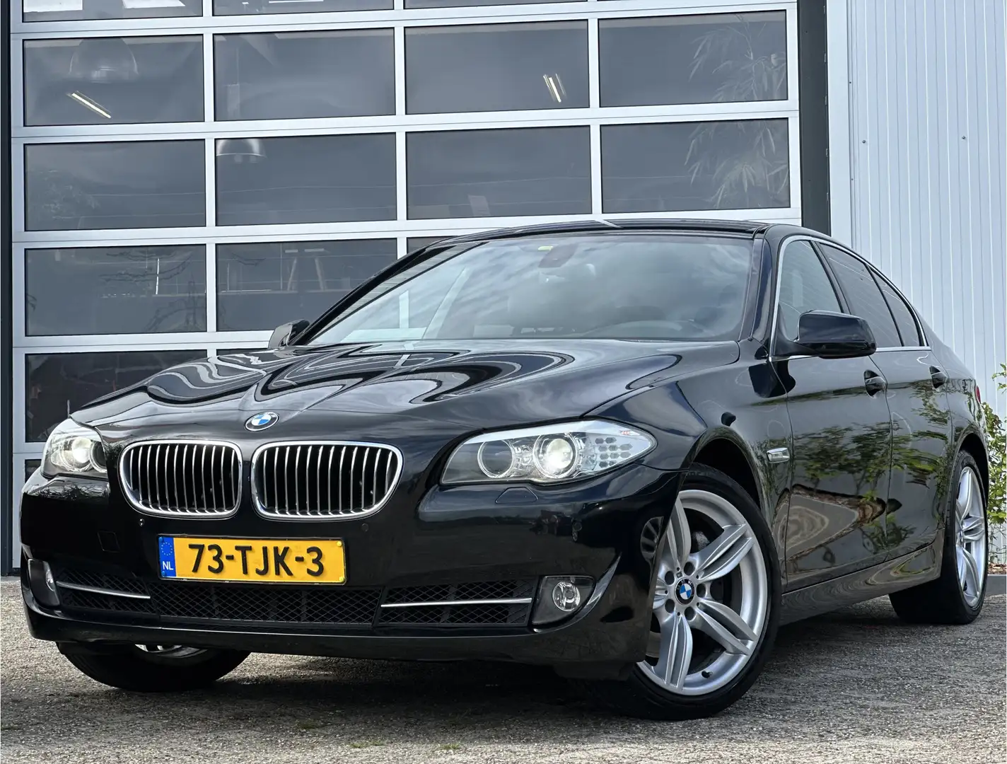 BMW 528 5-serie 528i High Executive M Sportpakket 245PK | Negro - 1