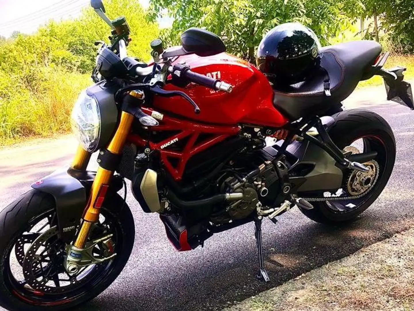 Ducati Monster 1200 Roşu - 1