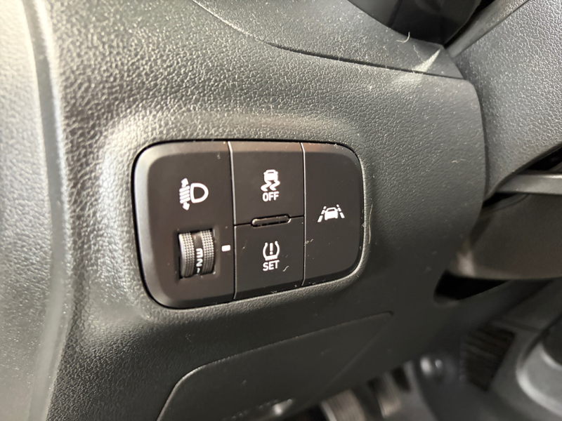 Hyundai i10 1.0 Edition 30+ CAM LED Sitzh Carplay Navi — photo 13