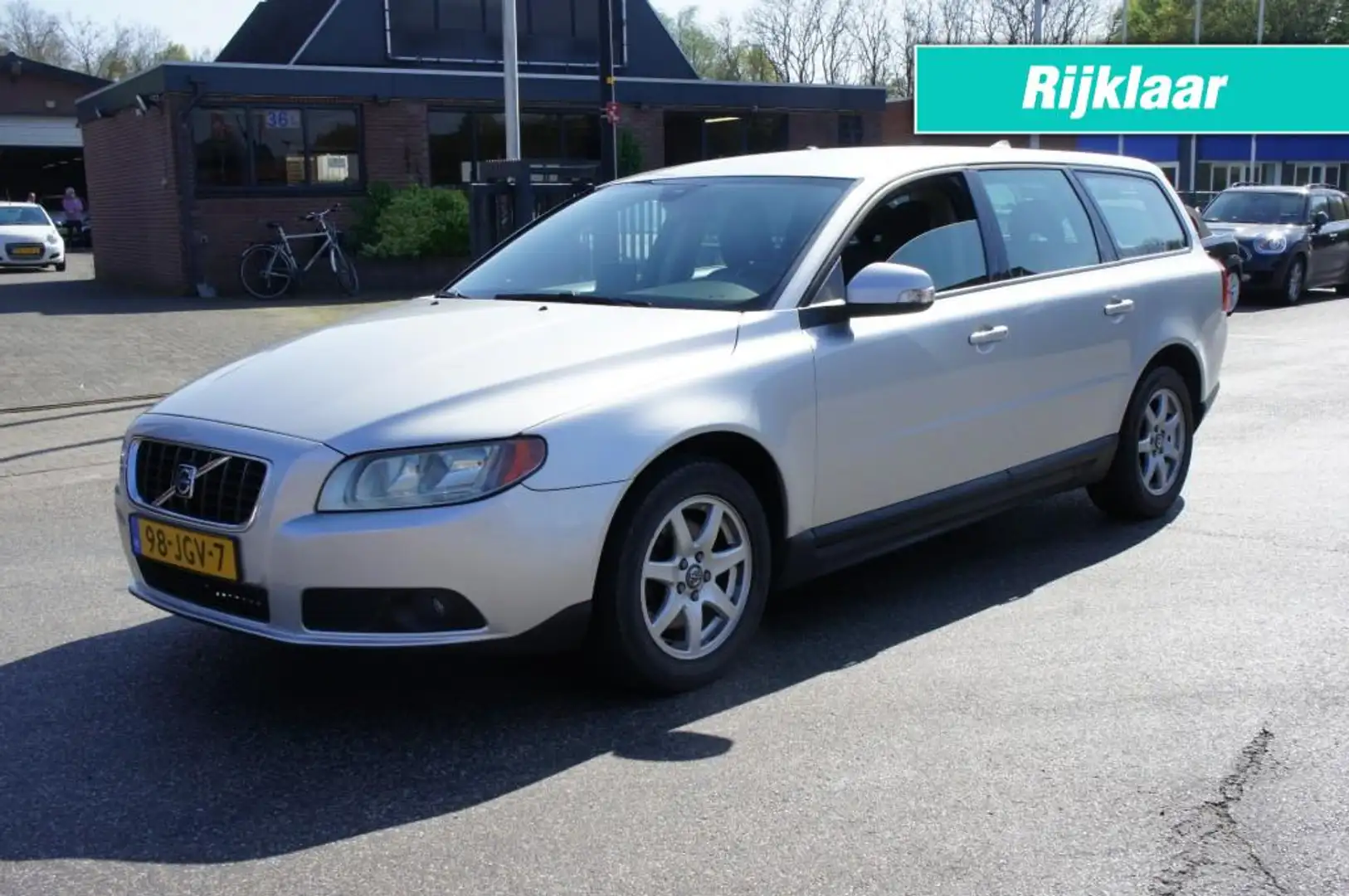 Volvo V70 2.4D LIMITED EDITION LEDER/NAVI/PDC KEURIGE STAAT Gris - 1