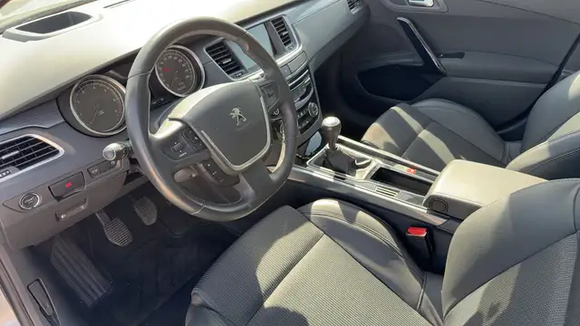 Peugeot 508 view 8