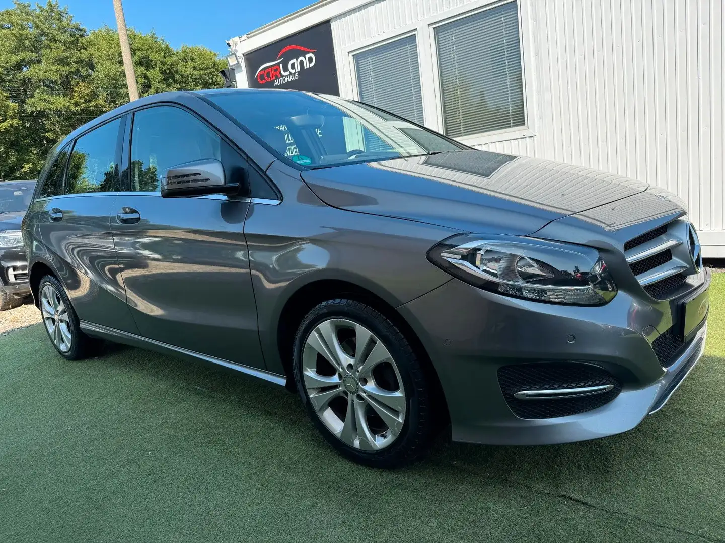 Mercedes-Benz B 180 B -Klasse B 180 URBAN -2.Hand-Voll S.heft! Grau - 1