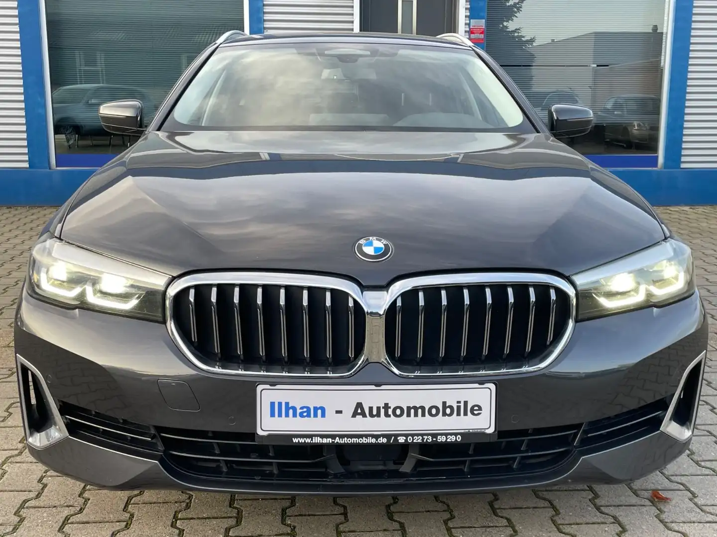 BMW 520 d Luxury Line*LED*LEDER*NAV*RCAM*PDC*ACC* Gris - 2