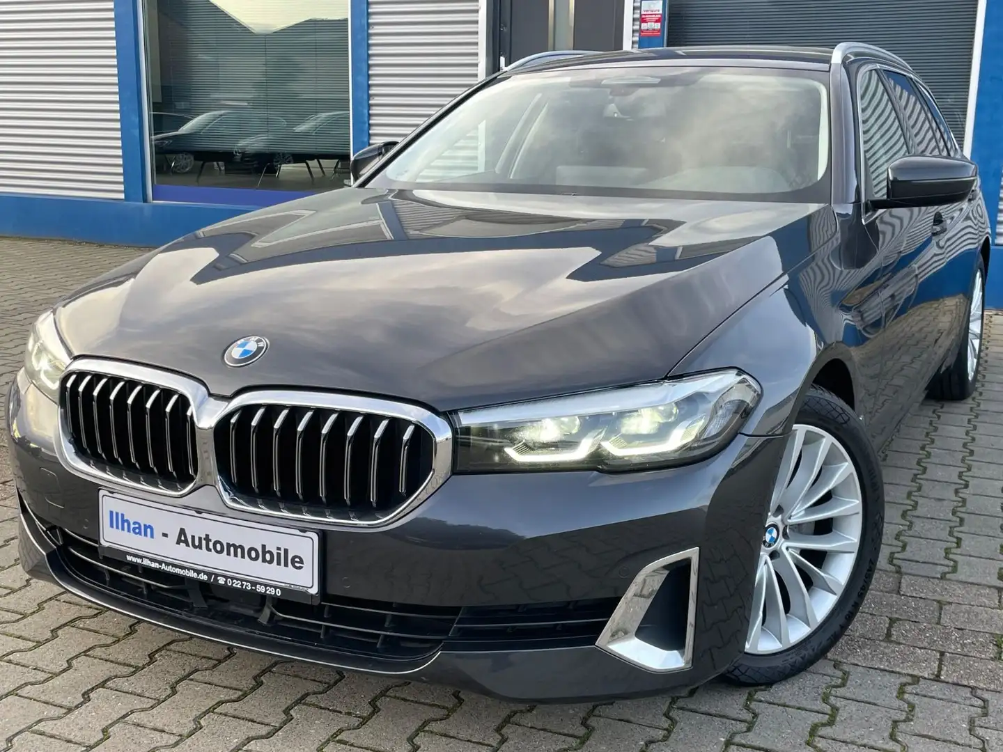 BMW 520 d Luxury Line*LED*LEDER*NAV*RCAM*PDC*ACC* Gris - 1