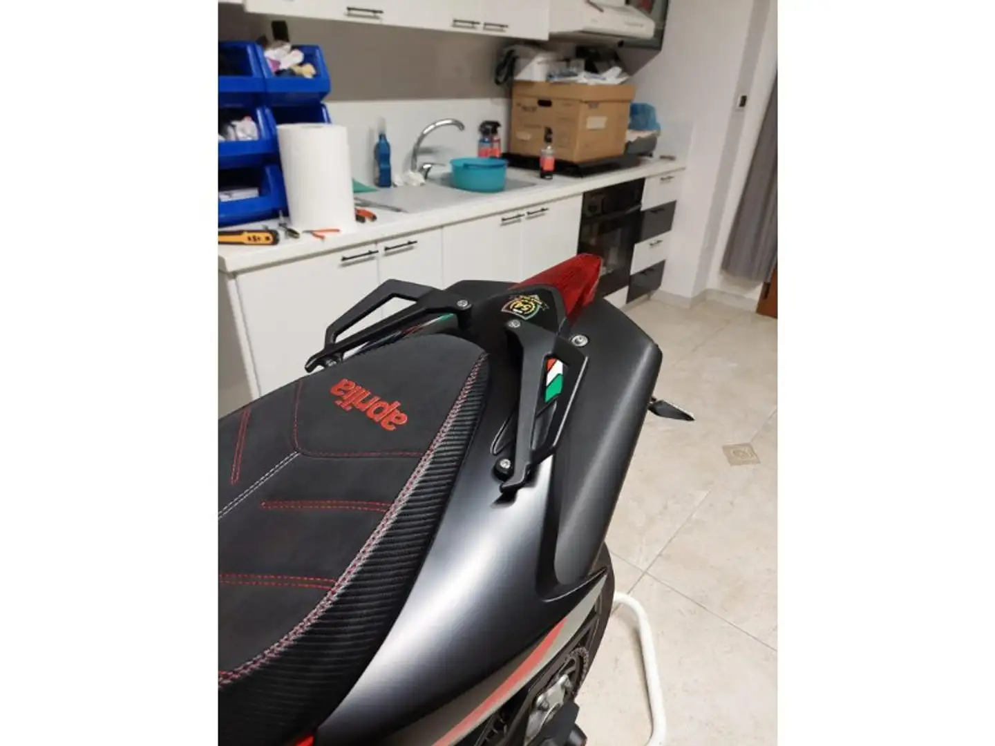 Aprilia Dorsoduro 900 Negru - 2