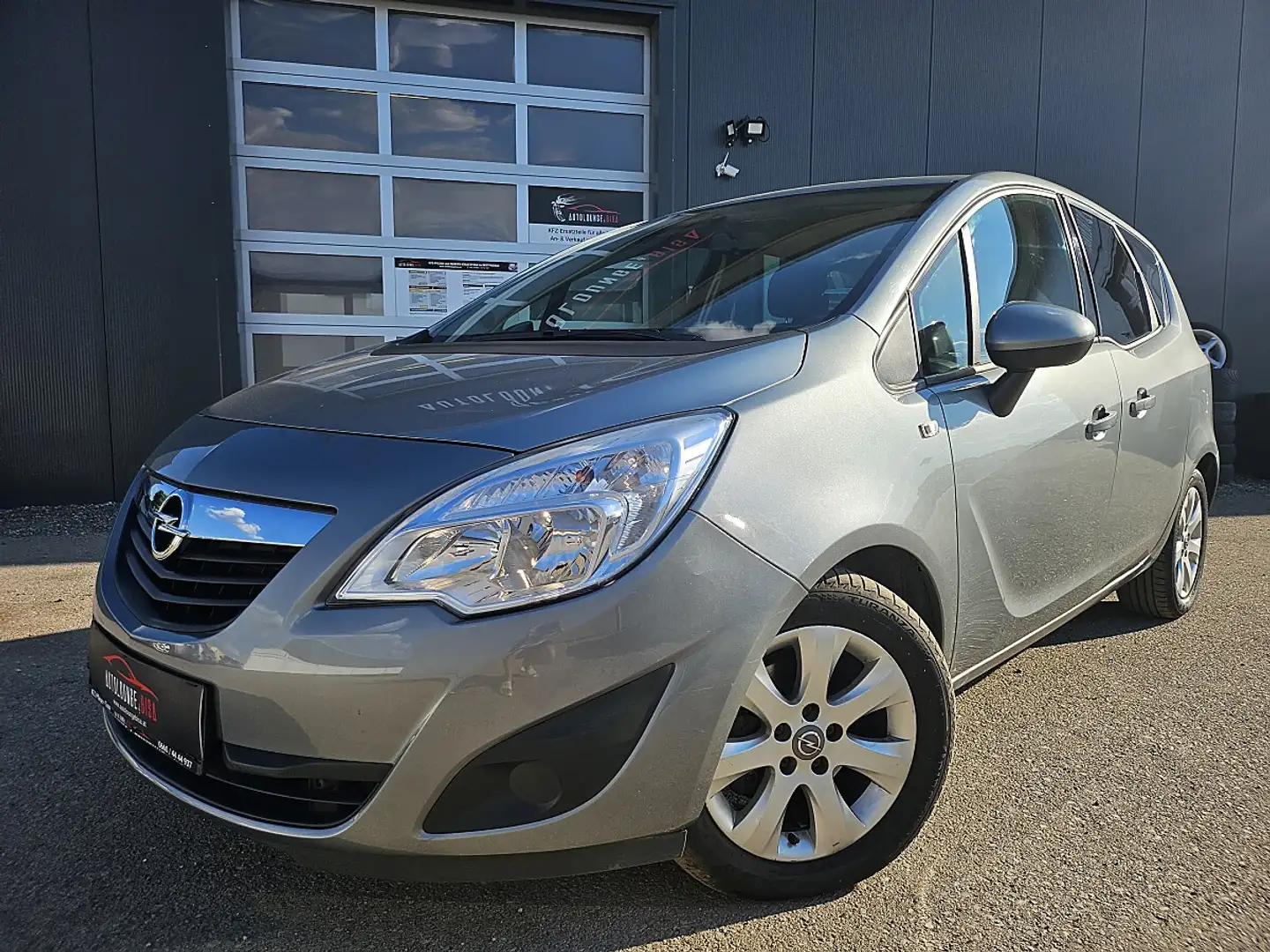 Opel Meriva 1,4i Edition, Pickerl:03/2027, Klimatronic,2.Be... Silber - 1