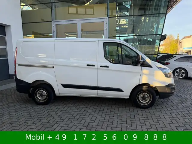 Ford Transit Custom view 2
