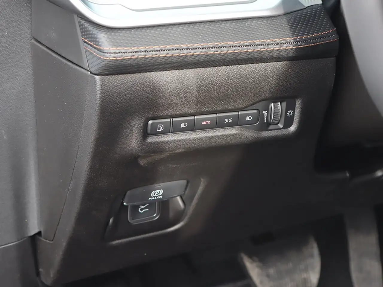 Jeep Cherokee снимка Jeep Cherokee