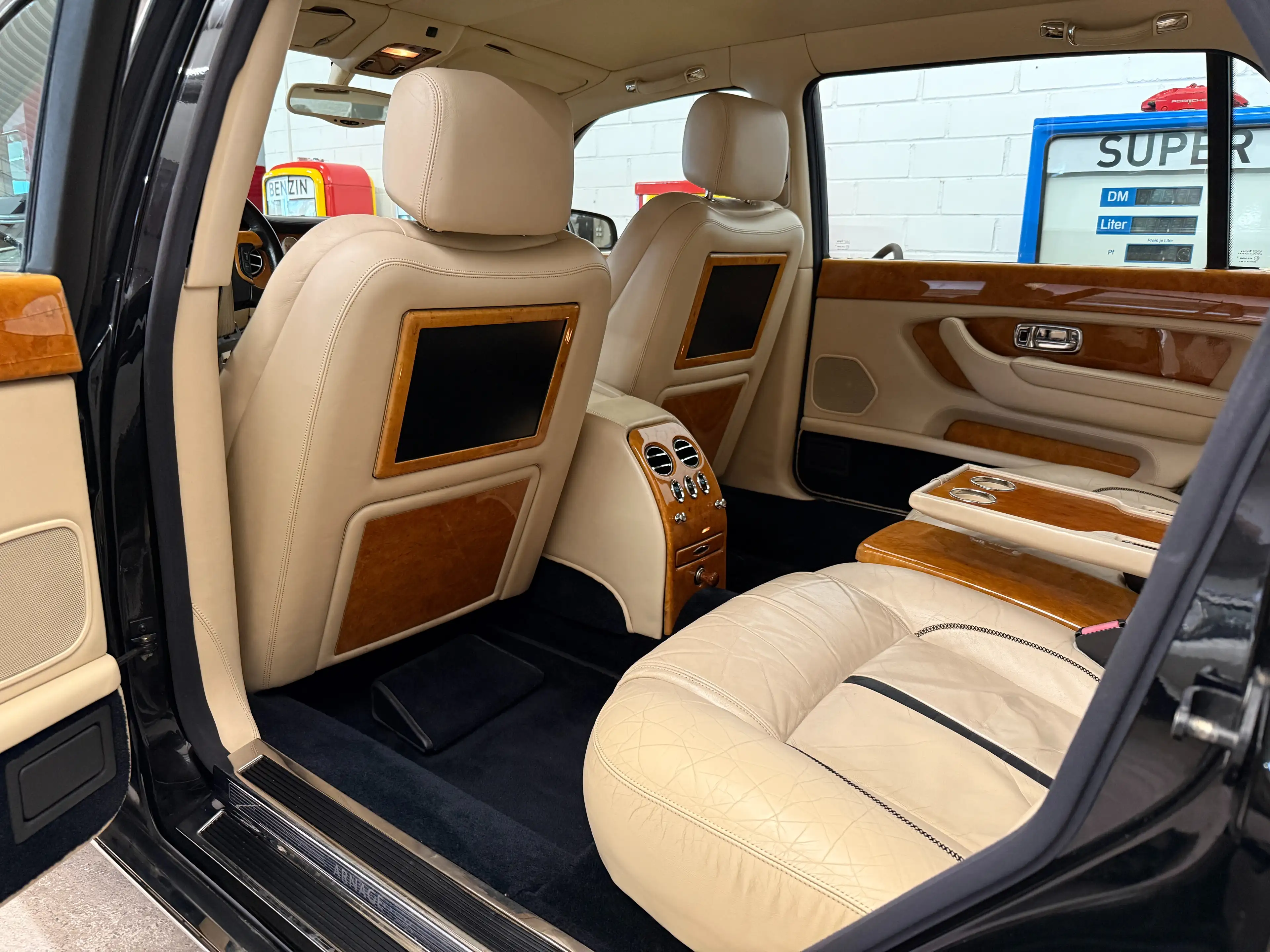 Bentley Arnage Arnage LWB Mulliner — photo 11