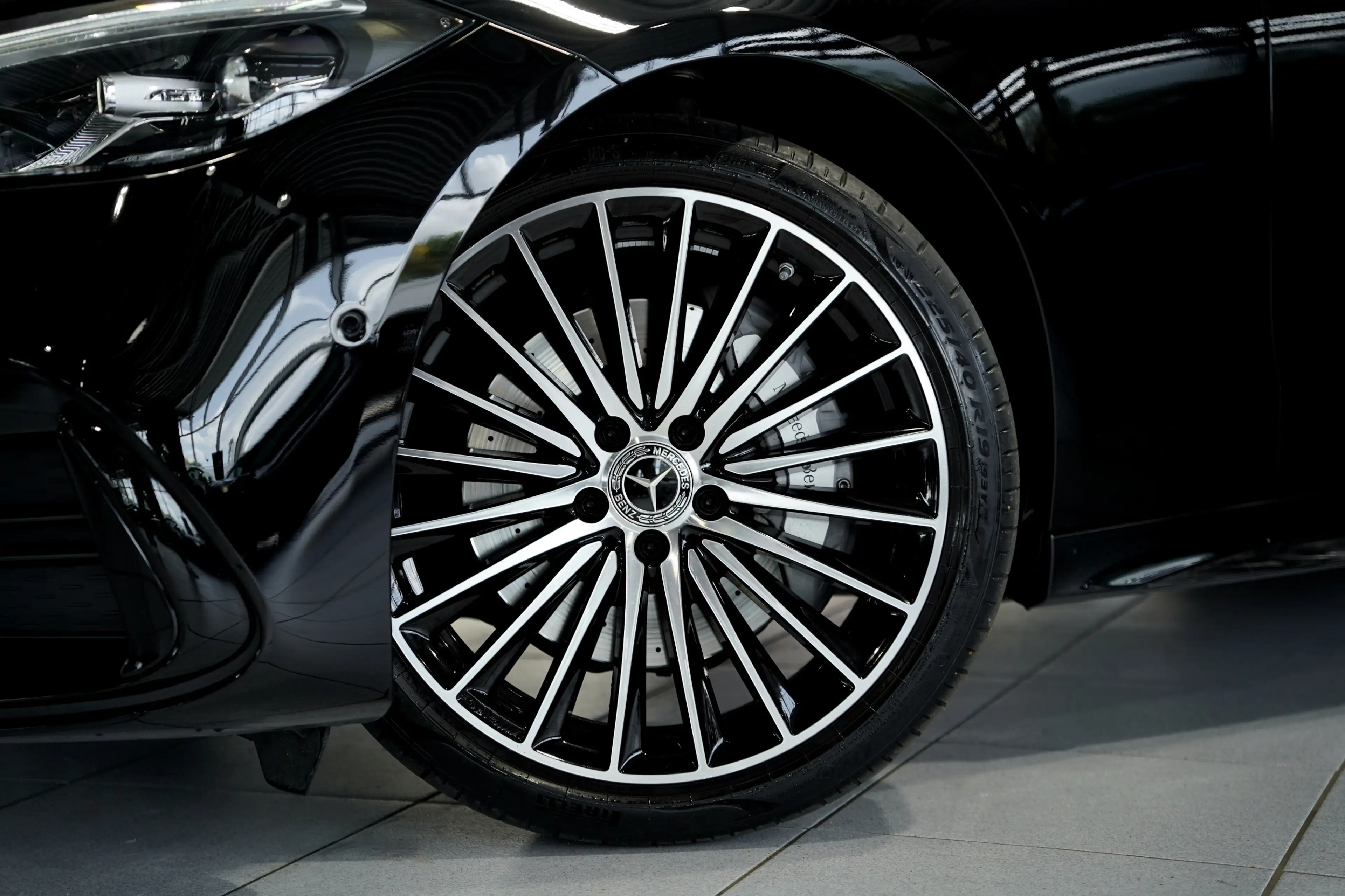 Mercedes-Benz C 300 d T AMG Line *2.H *19*Distr.*Digital*Pano — photo 2