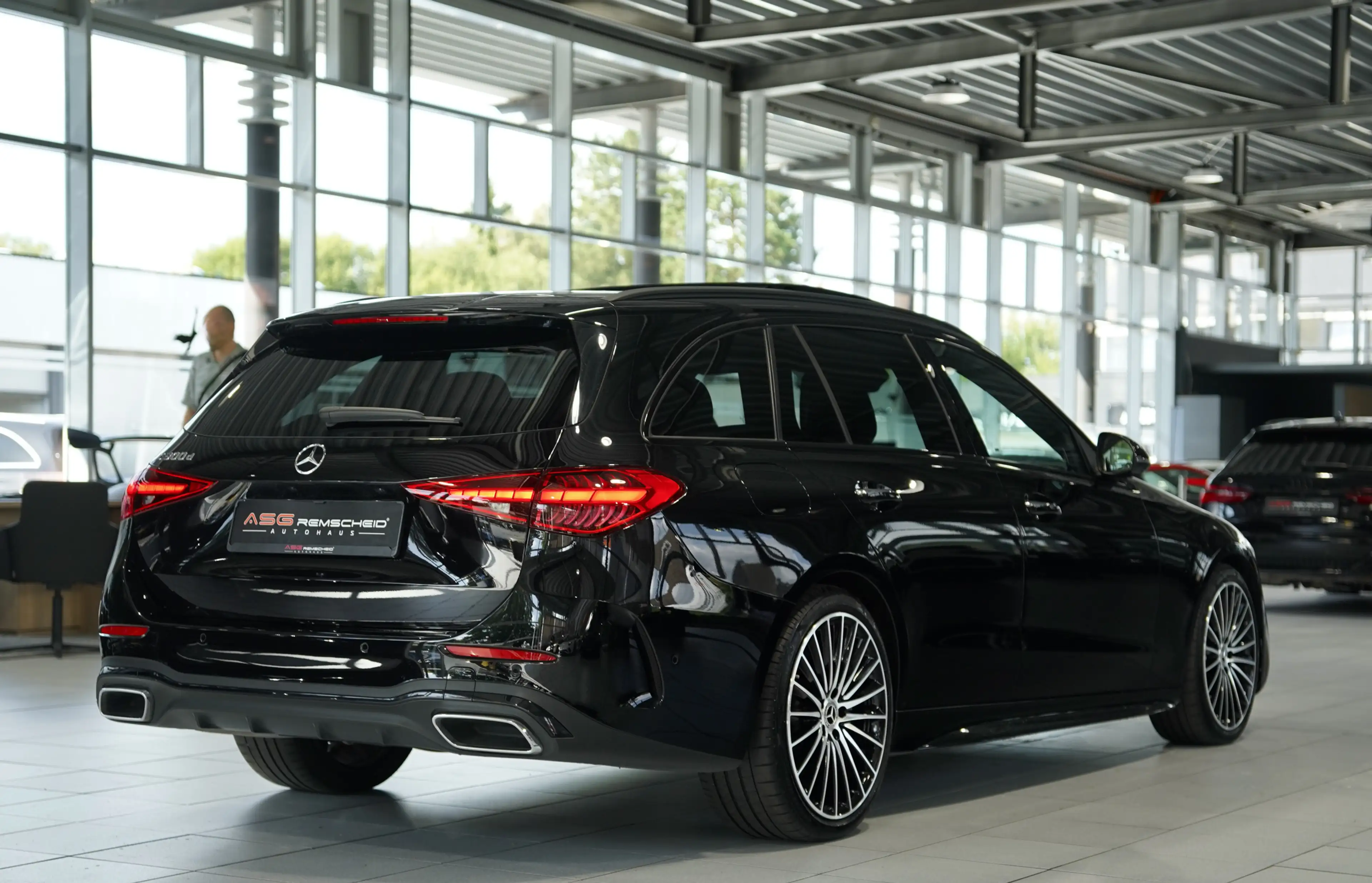 Mercedes-Benz C 300 d T AMG Line *2.H *19*Distr.*Digital*Pano — photo 8