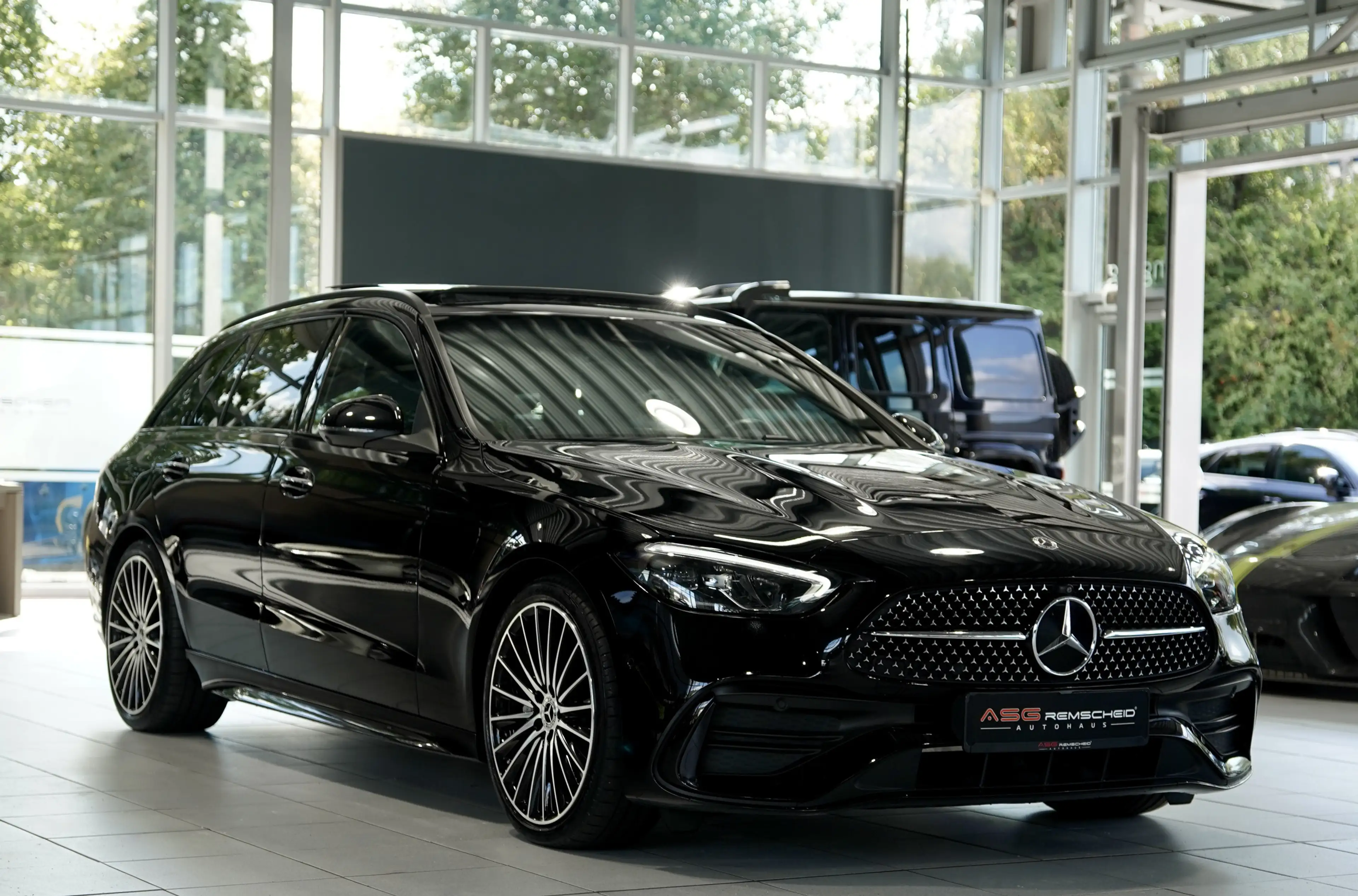 Mercedes-Benz C 300 d T AMG Line *2.H *19*Distr.*Digital*Pano — photo 5