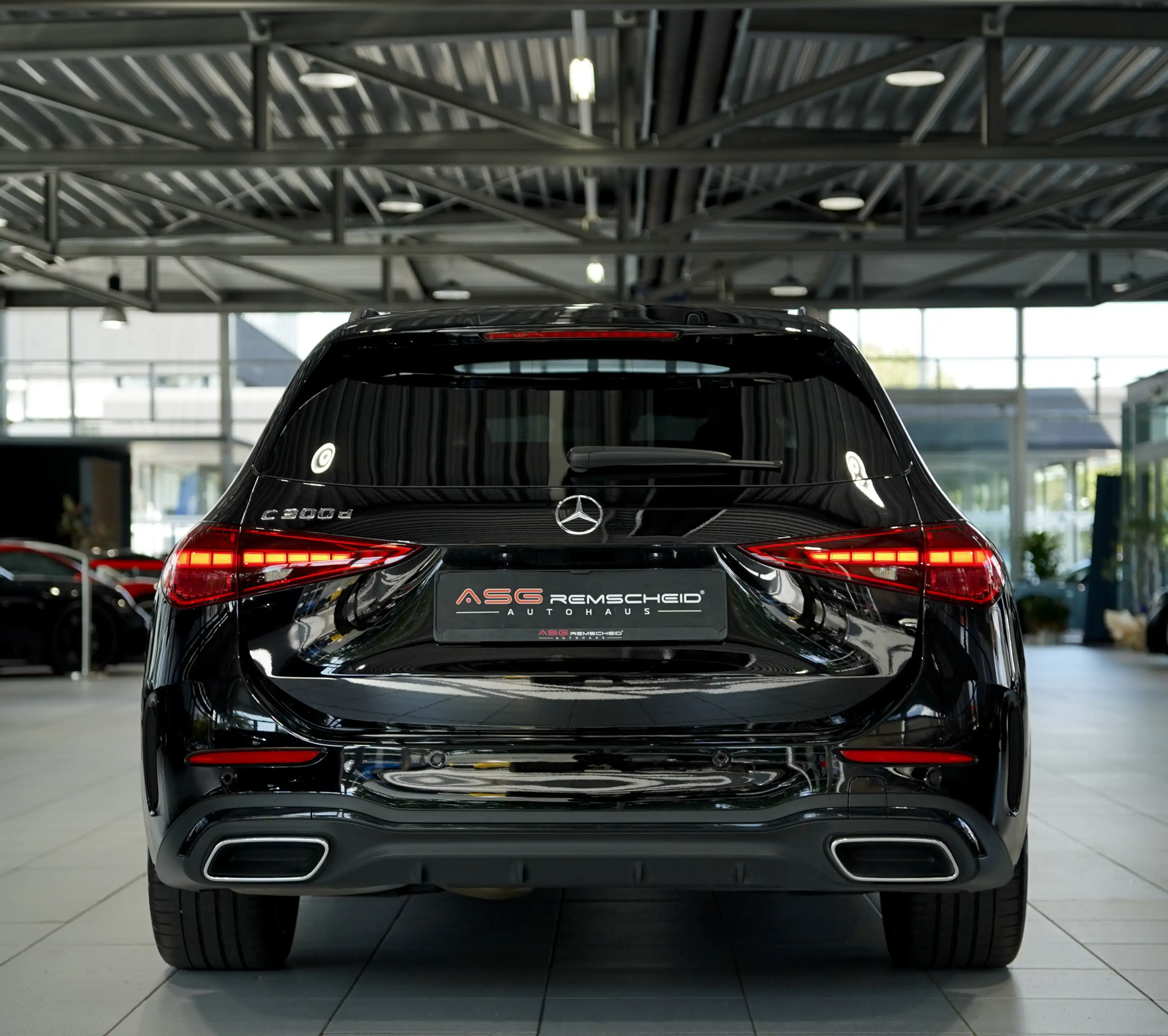 Mercedes-Benz C 300 d T AMG Line *2.H *19*Distr.*Digital*Pano — photo 9
