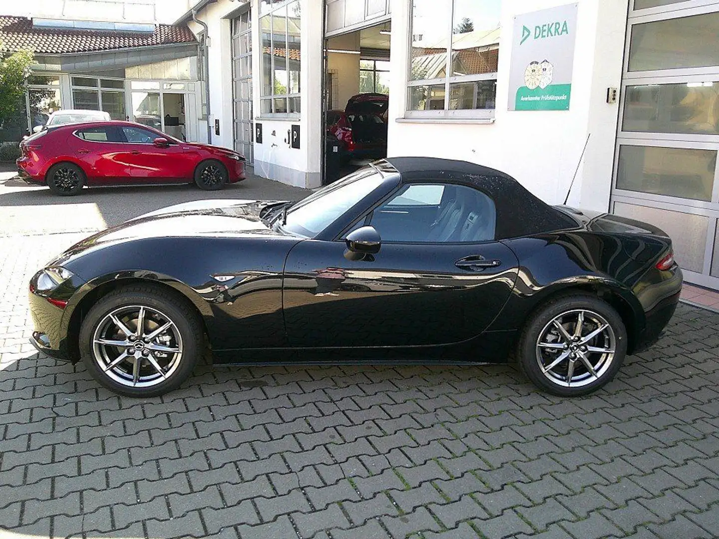 Mazda MX-5 SKYACTIV 132 Exclusive BOSE/LEDER/KAMERA Schwarz - 2