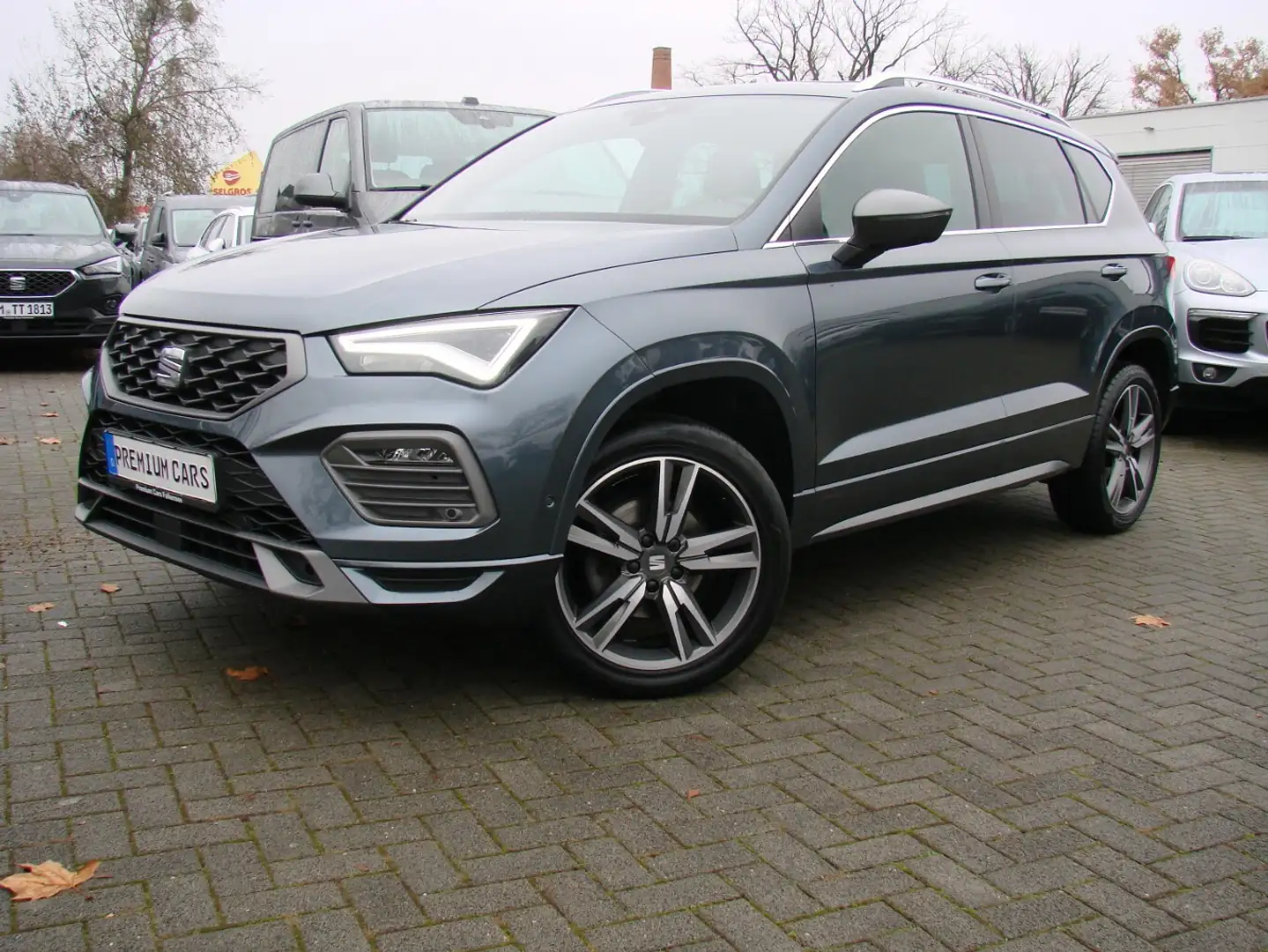 SEAT Ateca 1.5TSi FR ACC Panorama AHK LED Grigio - 2