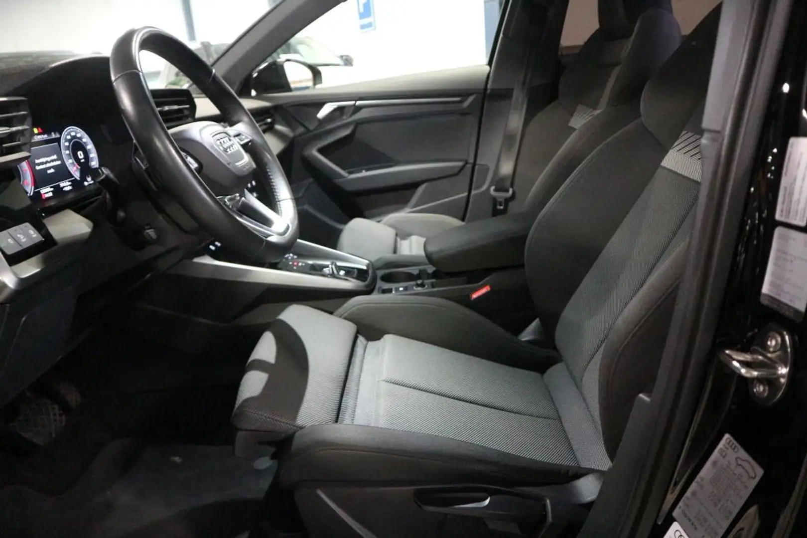 Audi A3 Sportback 35 TFSI Pro Line / DIGI DASH / SPORT / B Noir - 2