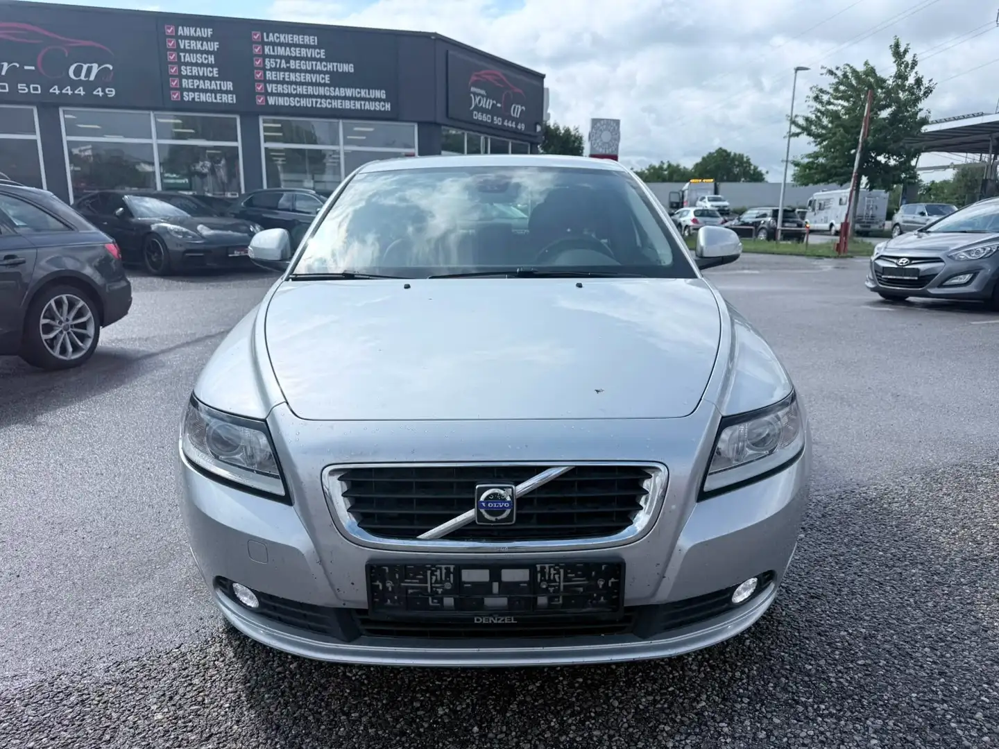 Volvo S40 2.0 F Business Edition** Export** Grau - 2