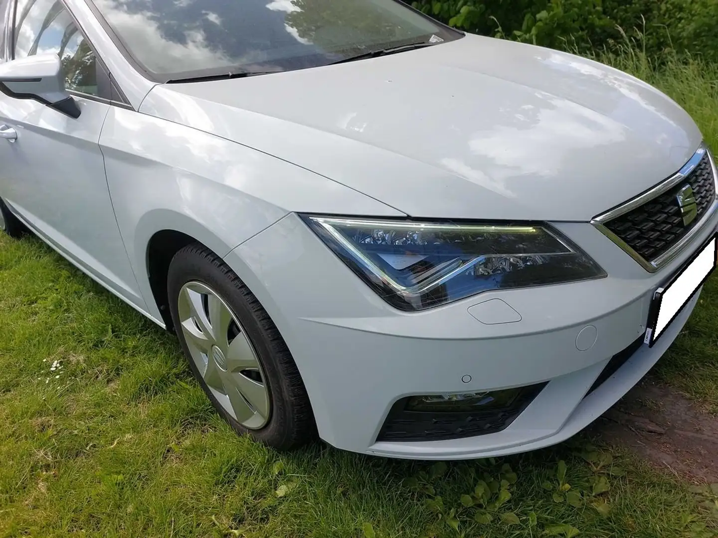 SEAT Leon Leon ST Style 1,5 TGI DSGStyle Weiß - 1