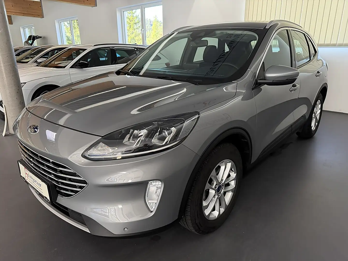 Ford Kuga 2,0TDCi Titanium Aut. AWD *ALLRAD*LED*NAVI*Sitz... Grau - 2