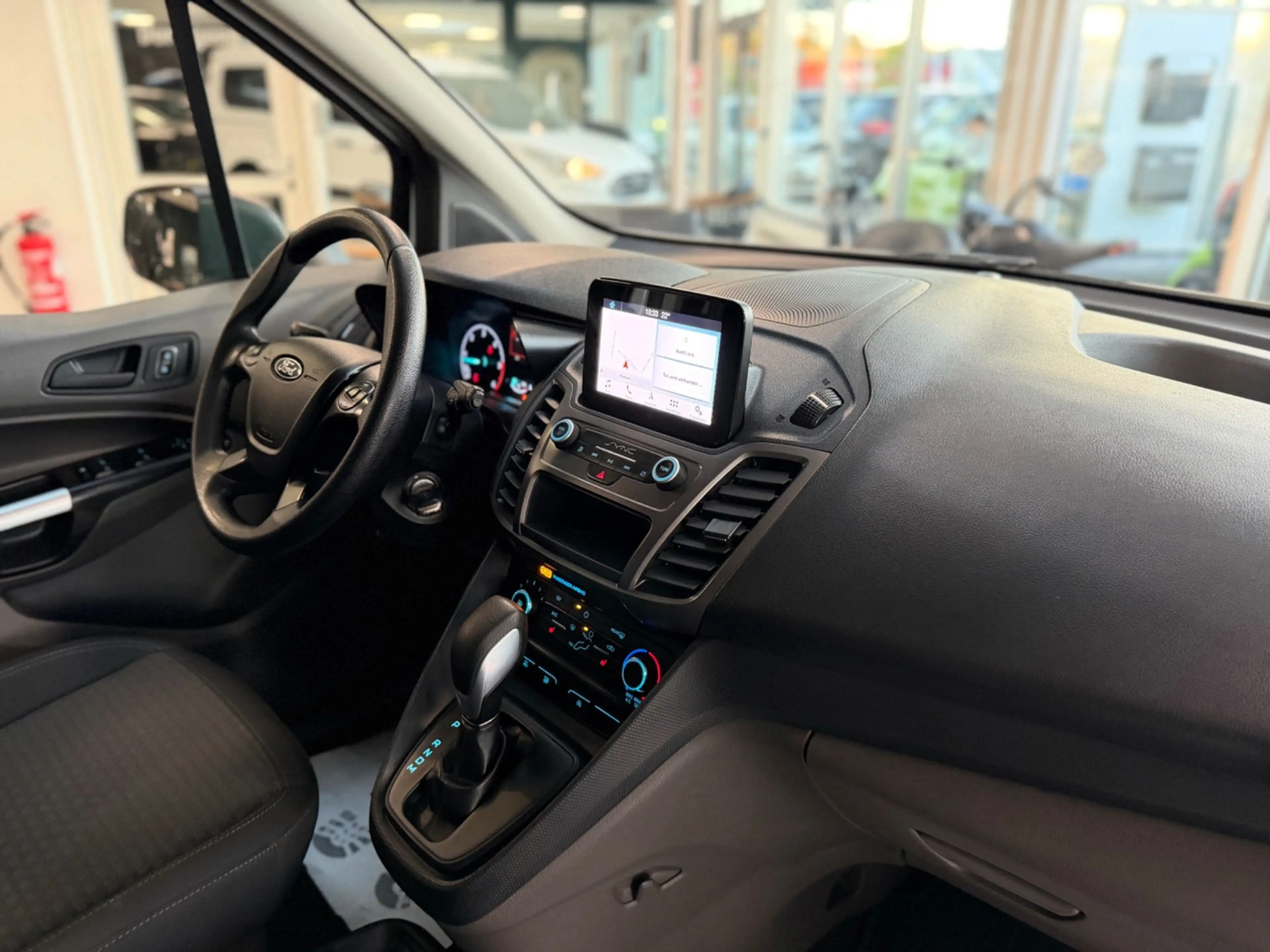 Ford Transit Connect Transit Connect 1.5 Eco Blue 230 (L2) 1HAND Trend — photo 12