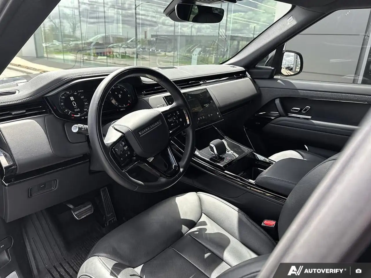 Land Rover Range Rover Sport снимка Land Rover Range Rover Sport