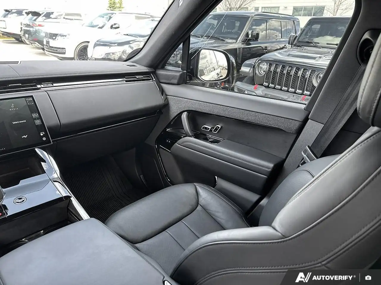 Land Rover Range Rover Sport снимка Land Rover Range Rover Sport