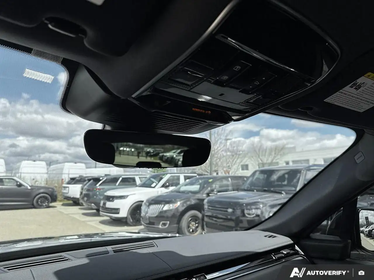 Land Rover Range Rover Sport снимка Land Rover Range Rover Sport