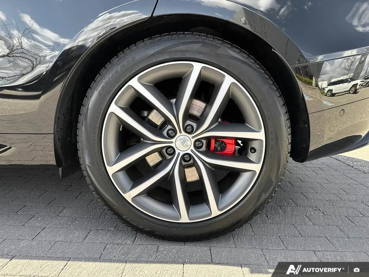 Land Rover Range Rover Sport снимка Land Rover Range Rover Sport