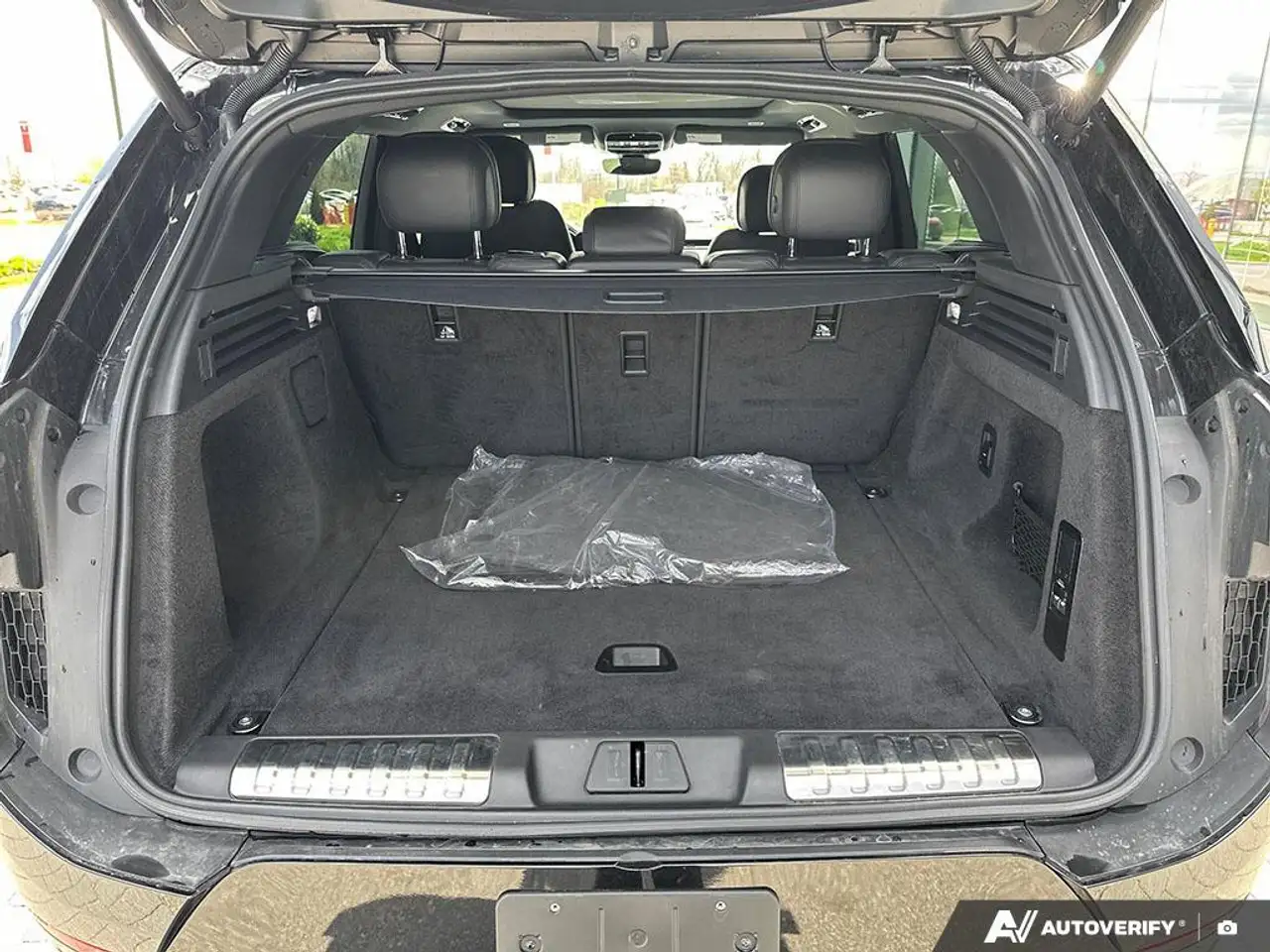 Land Rover Range Rover Sport снимка Land Rover Range Rover Sport