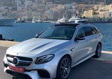 Mercedes 63 amg v 4 matic pack carbone