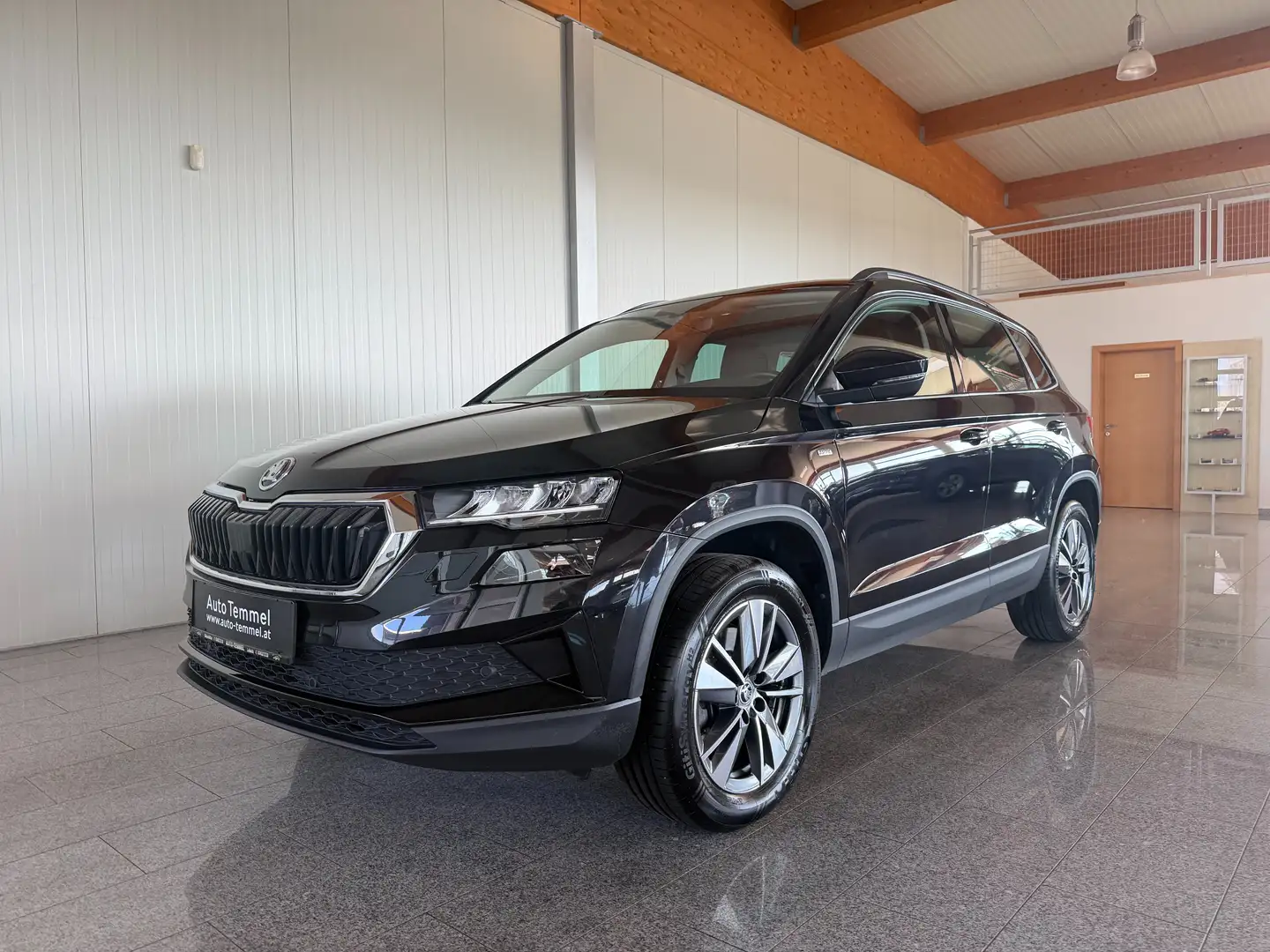 Skoda Karoq Tour 4x4 TDI DSG Schwarz - 2