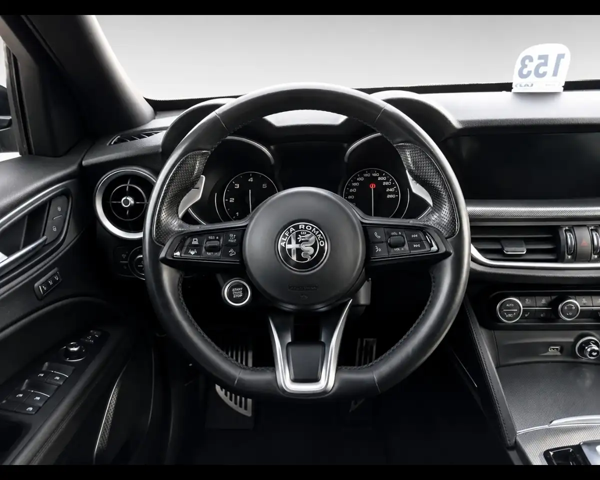 Alfa Romeo Stelvio 2021 — фото 12