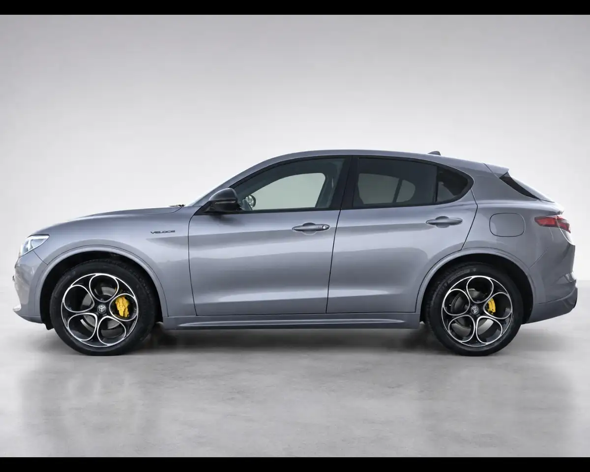 Alfa Romeo Stelvio 2021 — фото 8