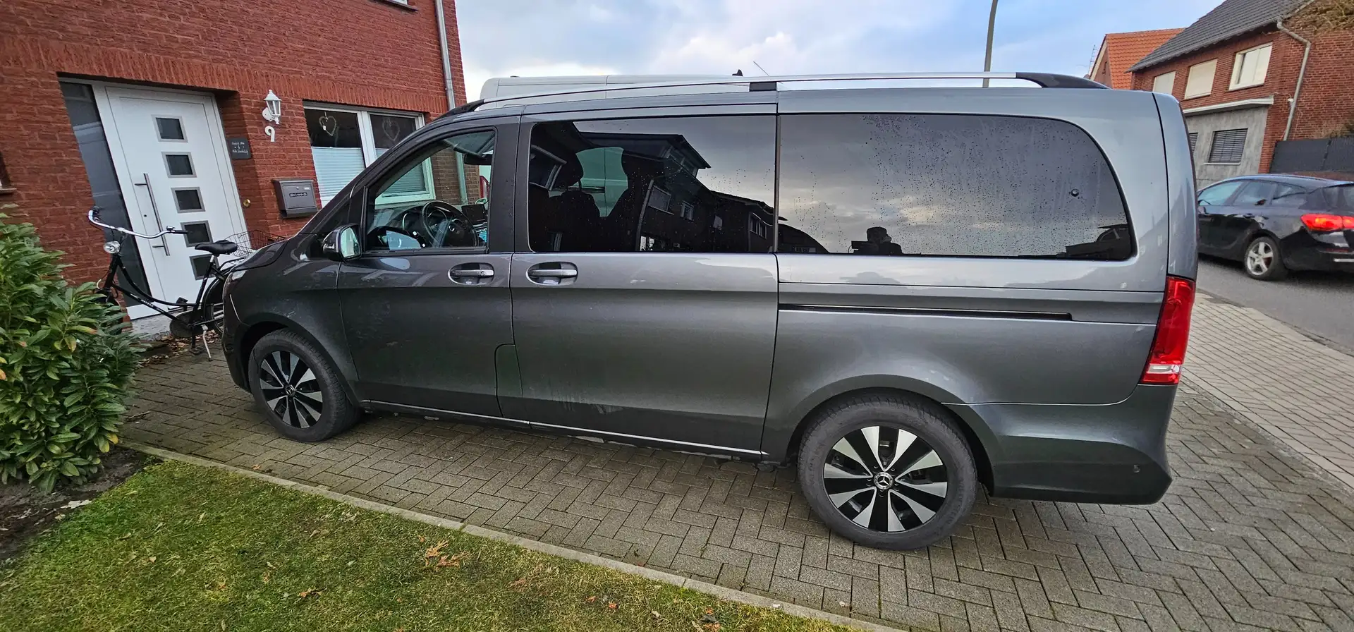 Mercedes-Benz V 250 V 250 d lang 9G-TRONIC Edition 2021 Silber - 2