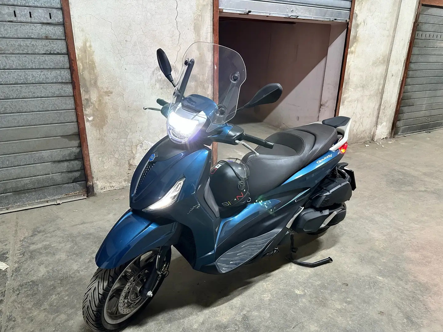 Piaggio Beverly 400 PIAGGIO BEVERLY 400 HPE - 1