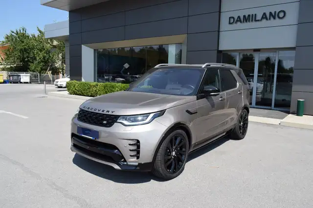 Land Rover Discovery 3.0 D I6 249PS R-Dynamic SE AWD auto.