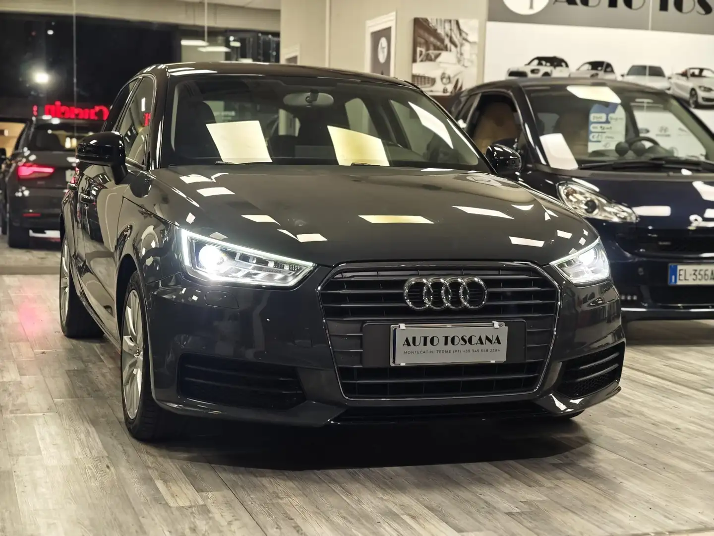 Audi A1 A1 I 2015 S TRONIC METAL PLUS1.6 tdi s-line Grijs - 1