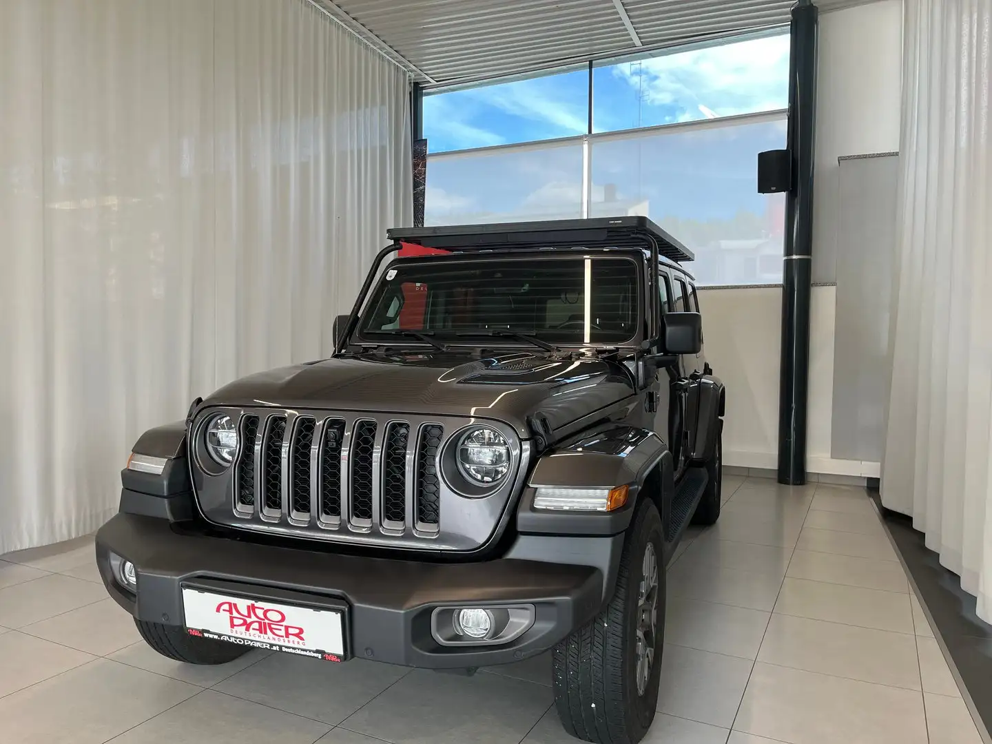 Jeep Wrangler 80th PHEV 2,0 GME Aut. Grau - 1