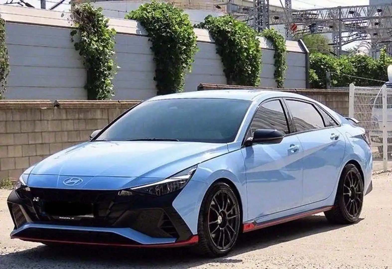 Hyundai AVENTE - 1