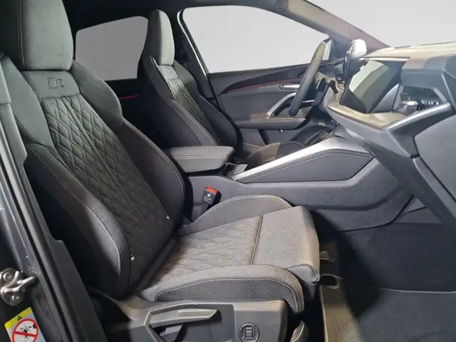 Audi Q5 view 9
