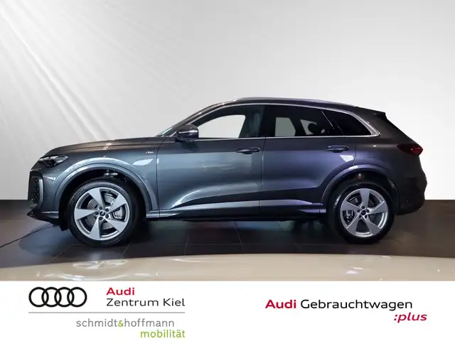 Audi Q5 view 3