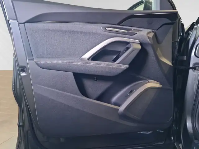 Audi Q5 view 14