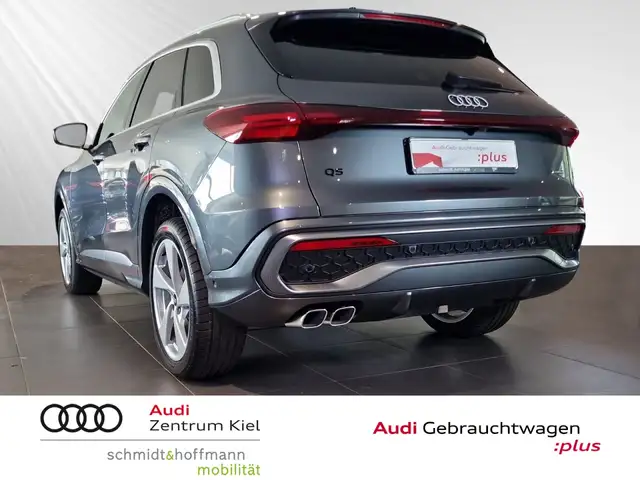 Audi Q5 view 4