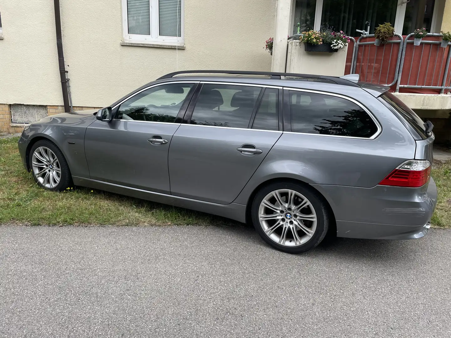 BMW 520 520d Touring Aut. Edition Exclusive - 1