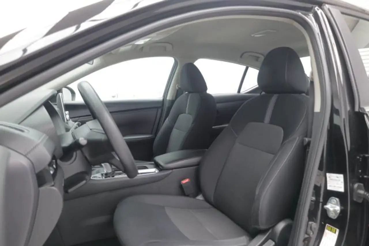 Nissan Sentra fotografie Nissan Sentra