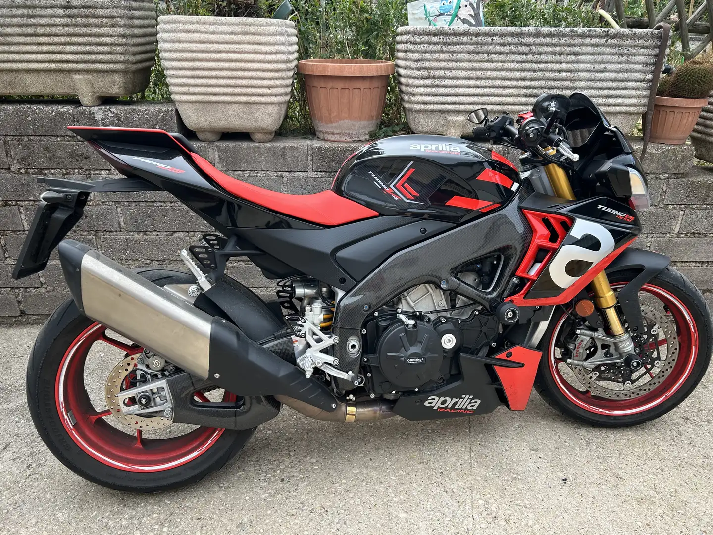 Aprilia Tuono V4 1100 Factory - 1