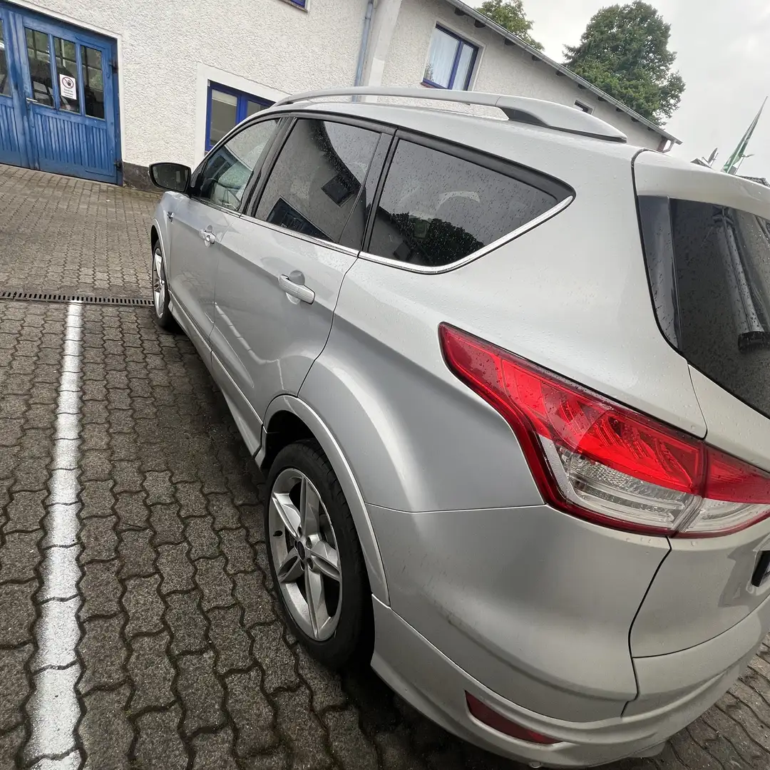 Ford Kuga 2.0 TDCi 4x4 Aut. Individual - 2