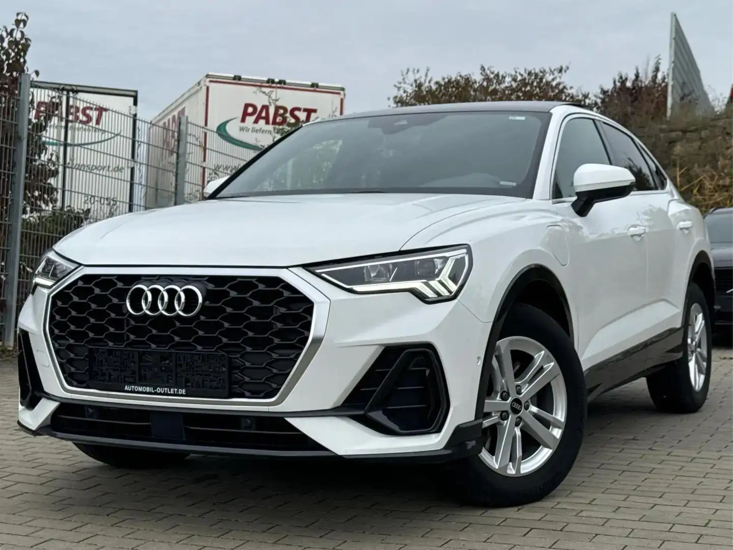 Audi Q3 Sportback 45TFSI+ - 1